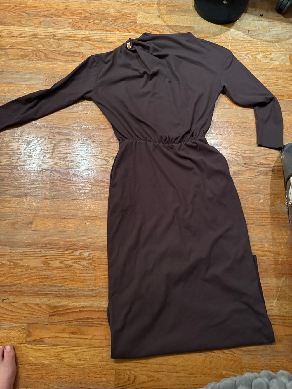 Elegant Long-Sleeve Brown Women’s Dress
